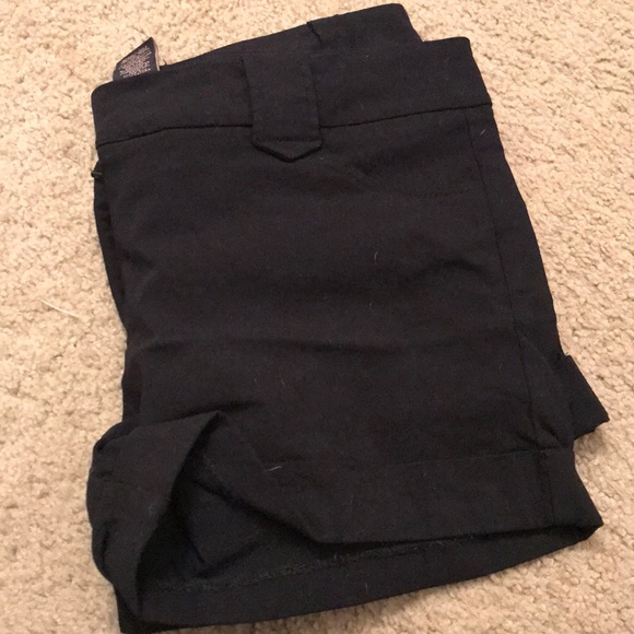Black shorts stretchy size 11 - Picture 5 of 6